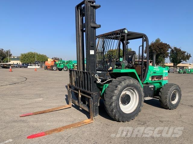 JCB 930 Vanterenski viljuškar