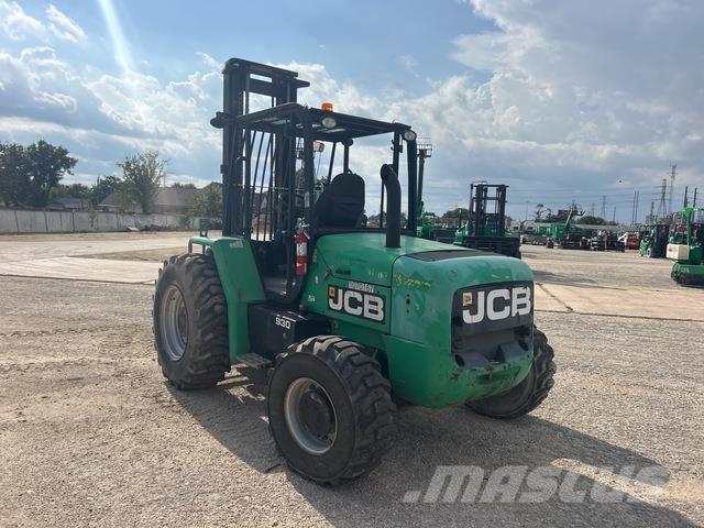 JCB 930 Vanterenski viljuškar