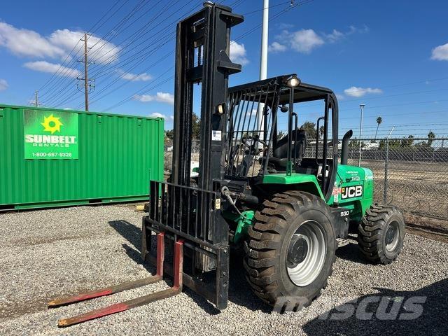 JCB 930 Vanterenski viljuškar