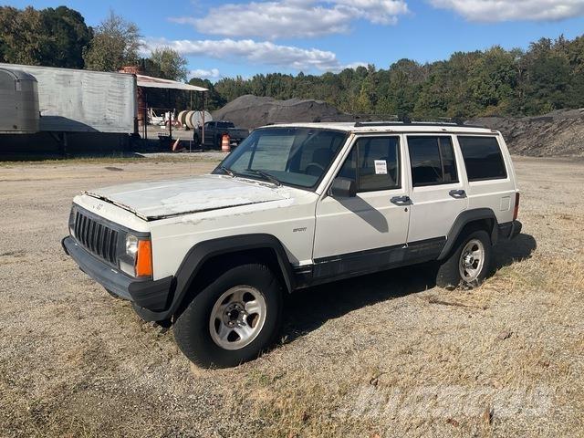 Jeep Cherokee Automobili