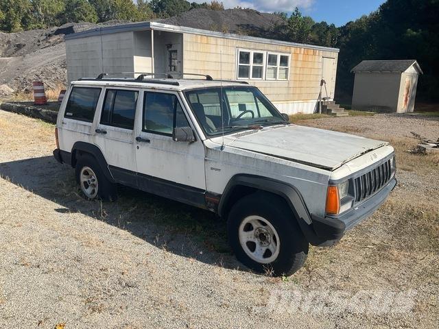 Jeep Cherokee Automobili