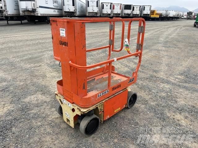 JLG 1230ES Jarbolne penjajuće platforme