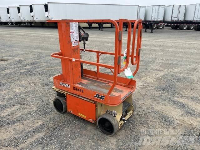 JLG 1230ES Jarbolne penjajuće platforme