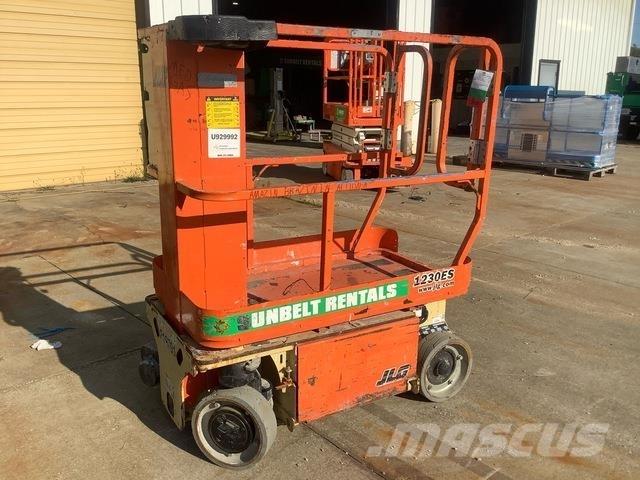 JLG 1230ES Jarbolne penjajuće platforme