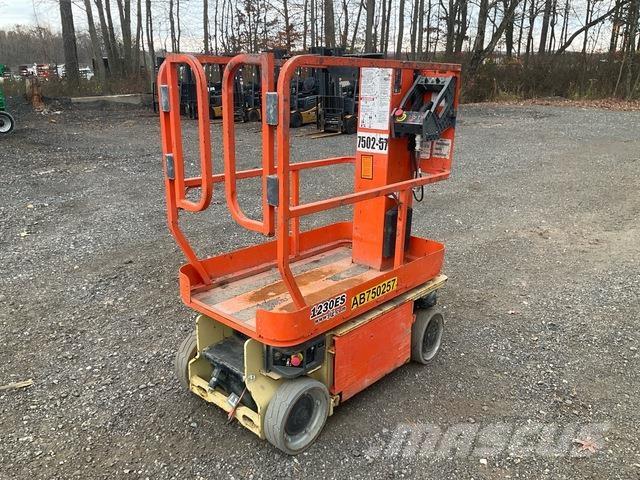 JLG 1230ES Jarbolne penjajuće platforme