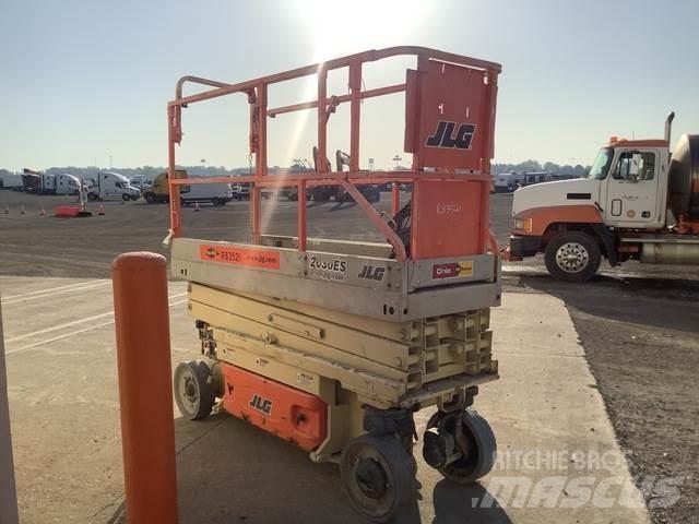 JLG 2030ES Makazaste platforme