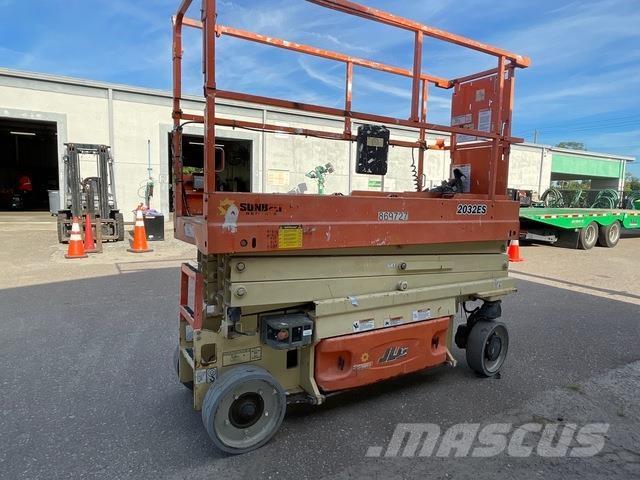 JLG 2032ES Makazaste platforme