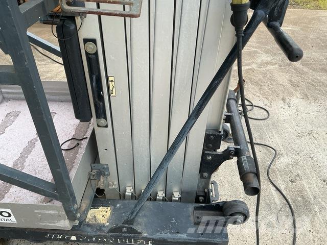 JLG 25AM-AC Jarbolne penjajuće platforme