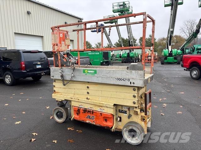 JLG 2630ES Makazaste platforme