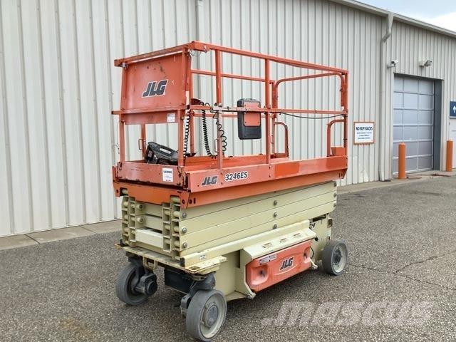 JLG 3246ES Makazaste platforme