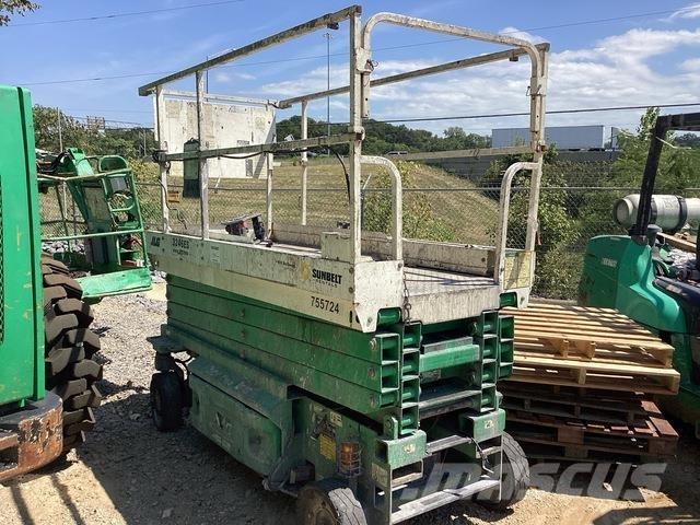 JLG 3246ES Makazaste platforme