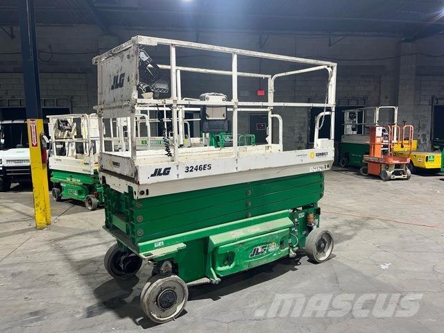 JLG 3246ES Makazaste platforme