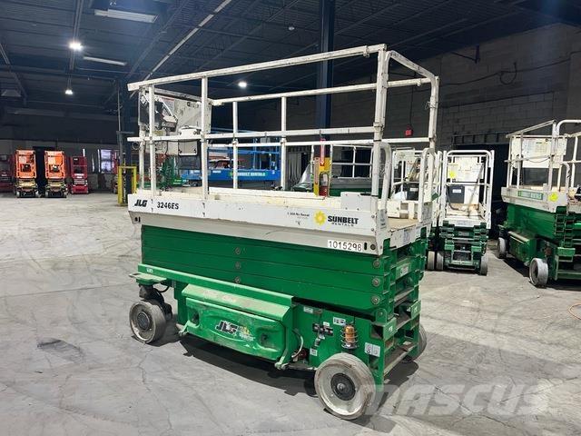 JLG 3246ES Makazaste platforme