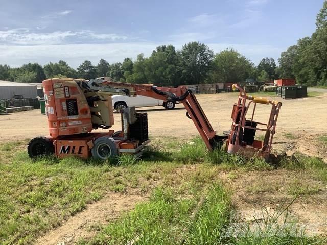 JLG E300AJ Zglobne podizne platforme