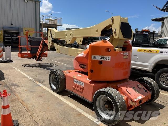JLG E450AJ Zglobne podizne platforme