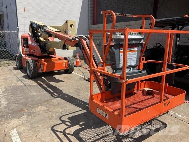 JLG E450AJ Zglobne podizne platforme