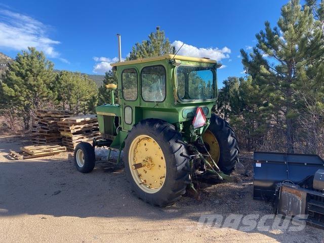 John Deere  Traktori