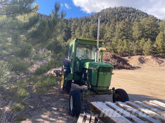 John Deere  Traktori