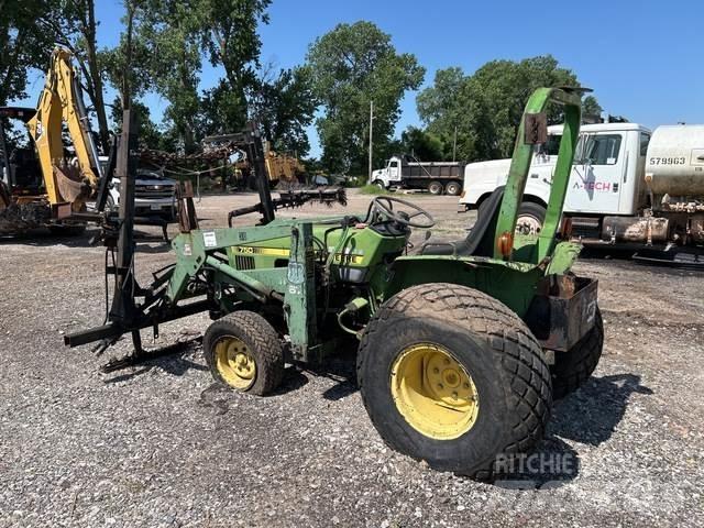 John Deere 750 Manji traktori