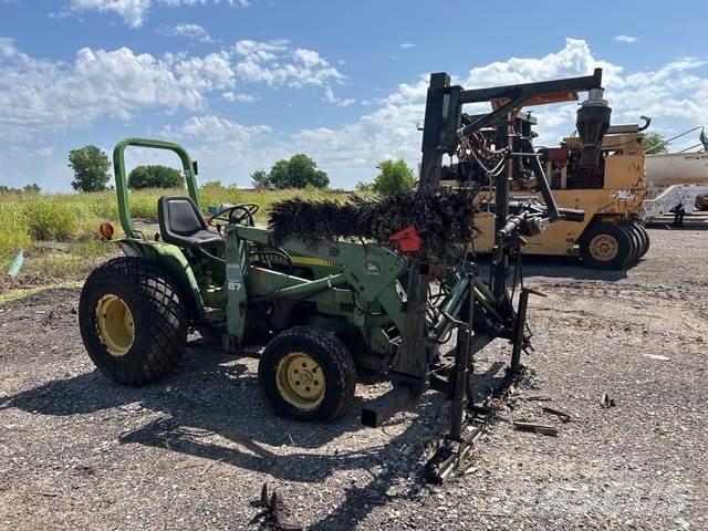 John Deere 750 Manji traktori