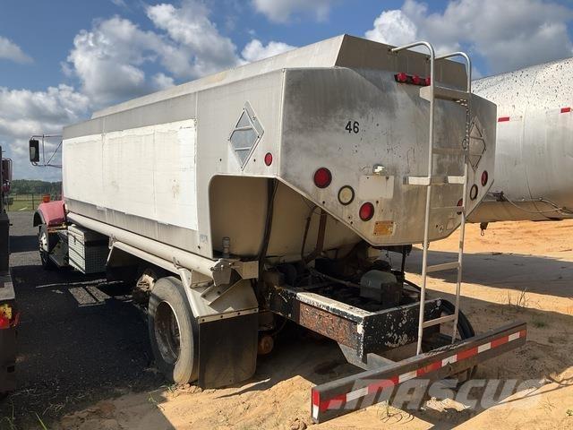 Kenworth T450B Kamioni cisterne