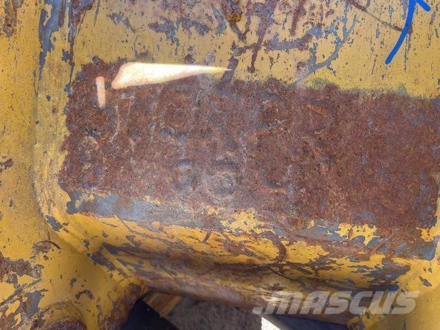 Komatsu  Kultivatori za građevinarstvo