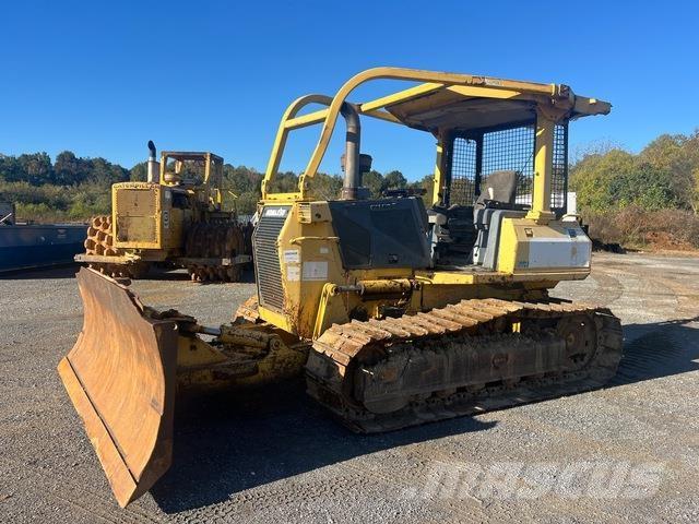 Komatsu  Buldožeri guseničari