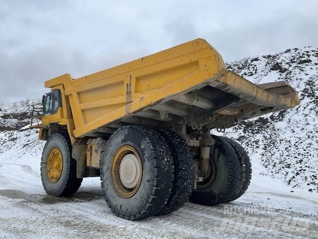 Komatsu 330M Zglobni damperi