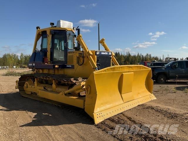 Komatsu D85P Buldožeri guseničari