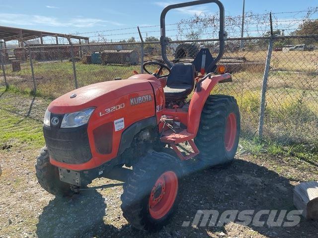 Kubota L3200DT Manji traktori