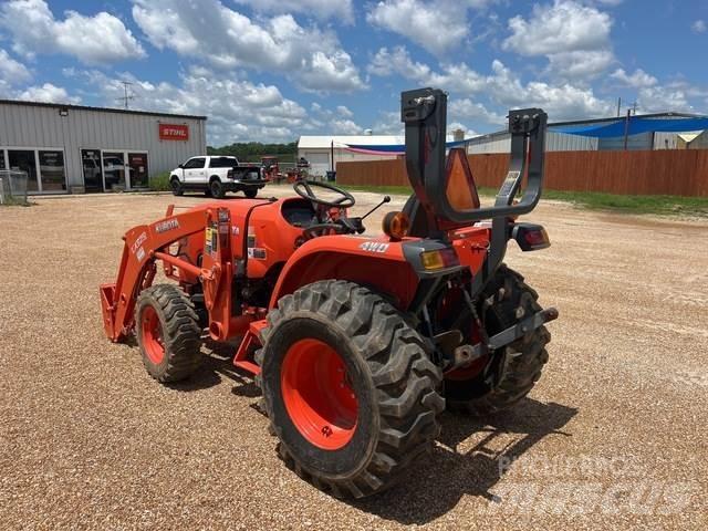 Kubota L3901D Traktori