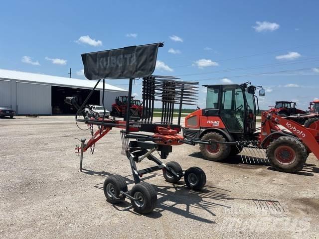 Kubota RA1042T Okretači i sakupljači sena