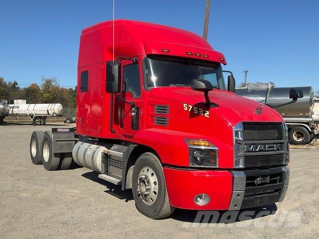 Mack AN64T Tegljači