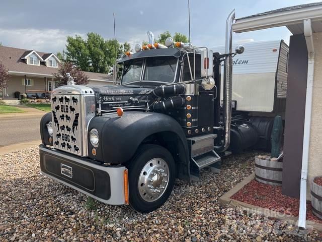 Mack B75 Tegljači