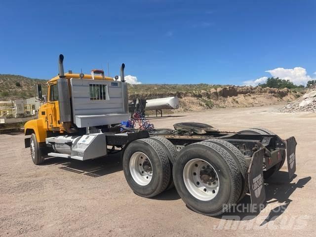 Mack CH613 Tegljači