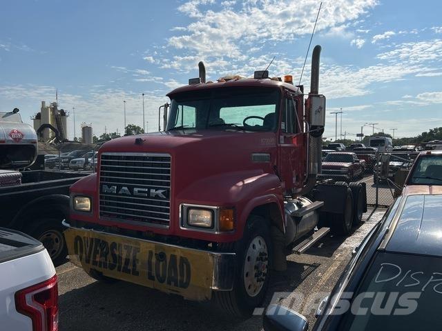 Mack CH613 Tegljači