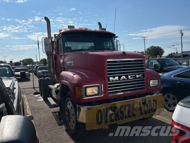 Mack CH613 Tegljači