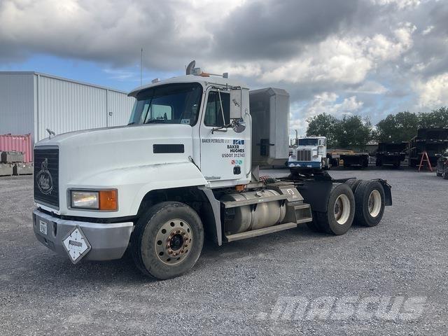 Mack CH613 Tegljači