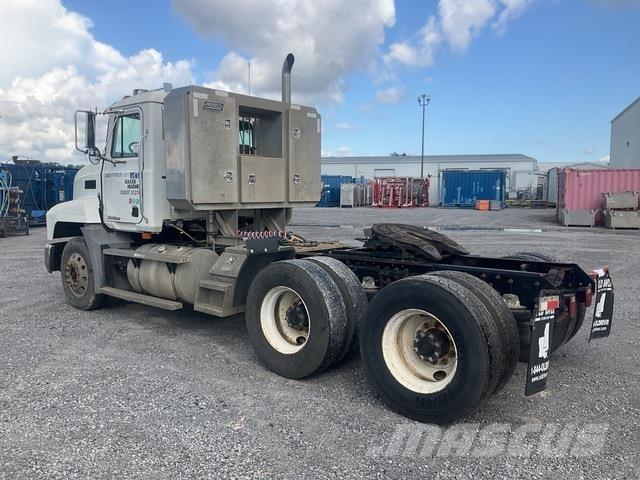 Mack CH613 Tegljači