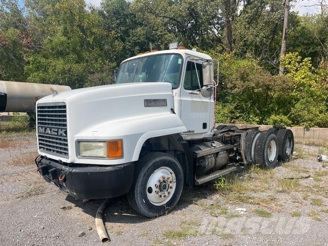 Mack CH613 Tegljači