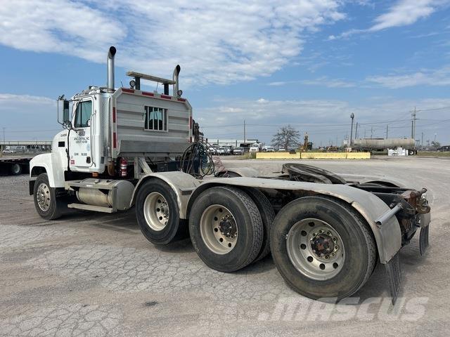 Mack CH613 Tegljači