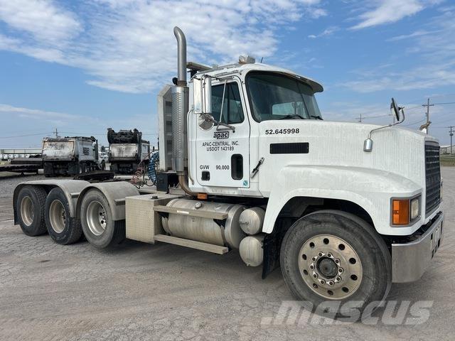 Mack CH613 Tegljači