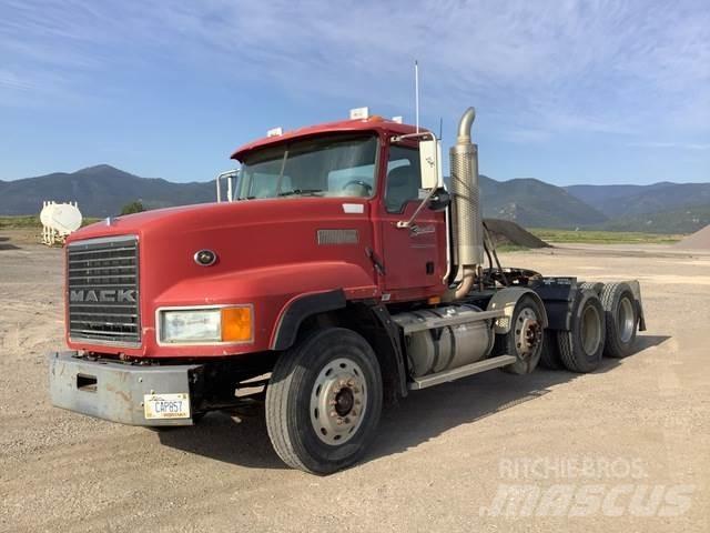 Mack CL733 Tegljači