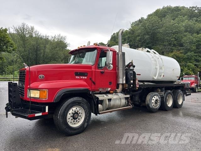 Mack CL733 Kombi vozila/ vakum kamioni