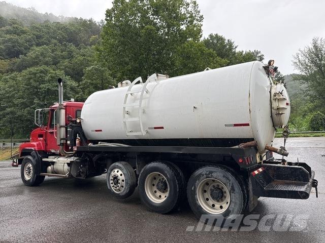 Mack CL733 Kombi vozila/ vakum kamioni