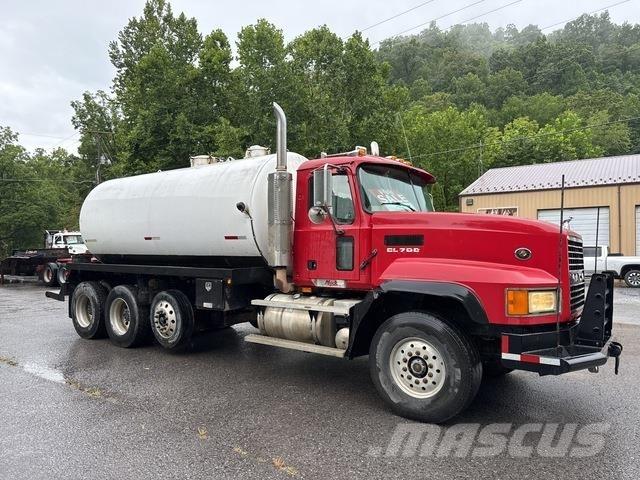 Mack CL733 Kombi vozila/ vakum kamioni