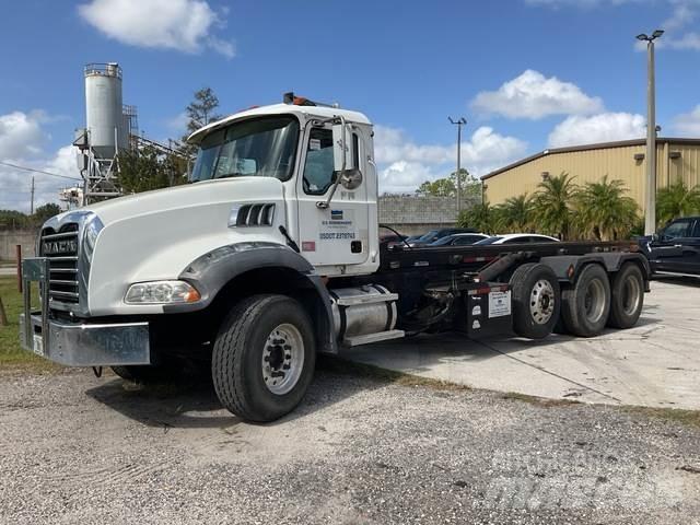 Mack CT713 Komunalni kamioni