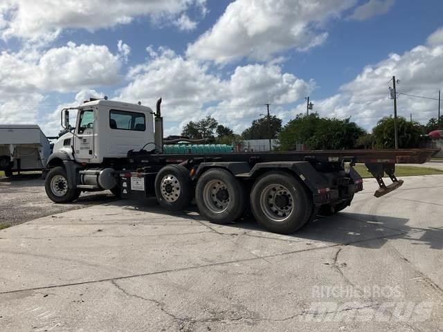 Mack CT713 Komunalni kamioni