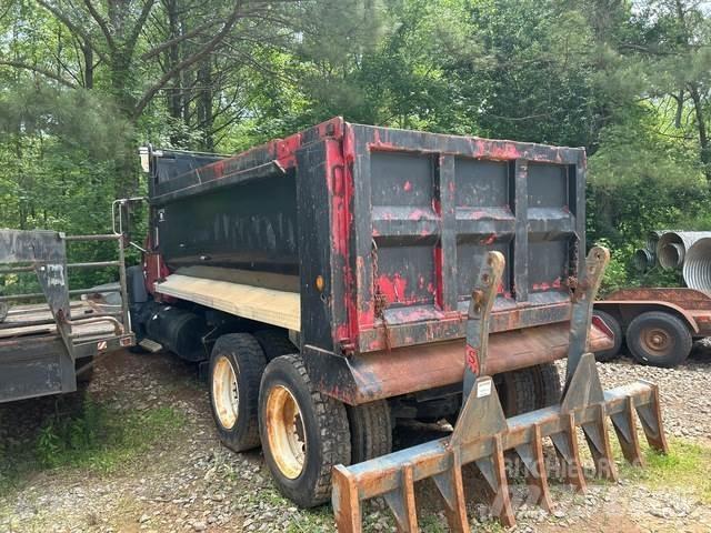 Mack CV700 Kiperi kamioni