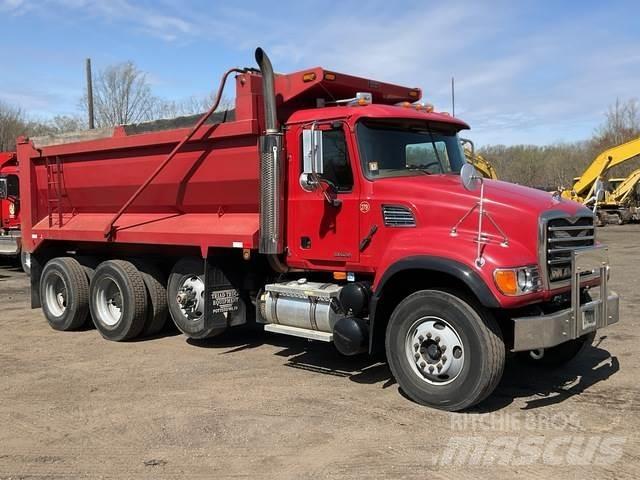 Mack CV713 Kiperi kamioni